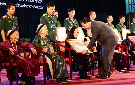 Vẫn tặng danh hiệu "Bà mẹ Việt Nam anh hùng" cho bà mẹ bị tâm thần 